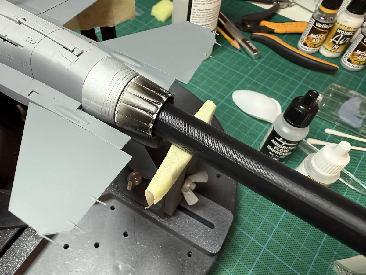 F16 engine weathering