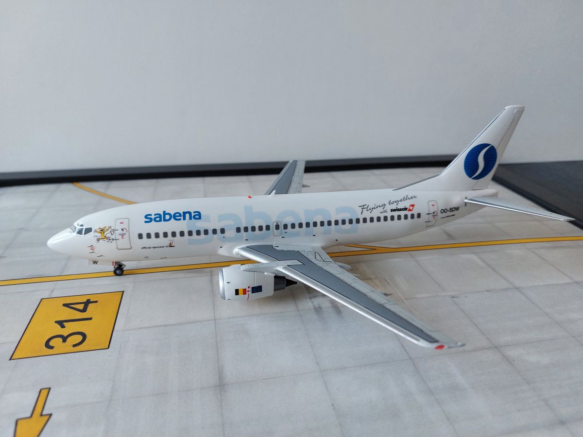 Boeing 737-300 SABENA Schaal 1/144